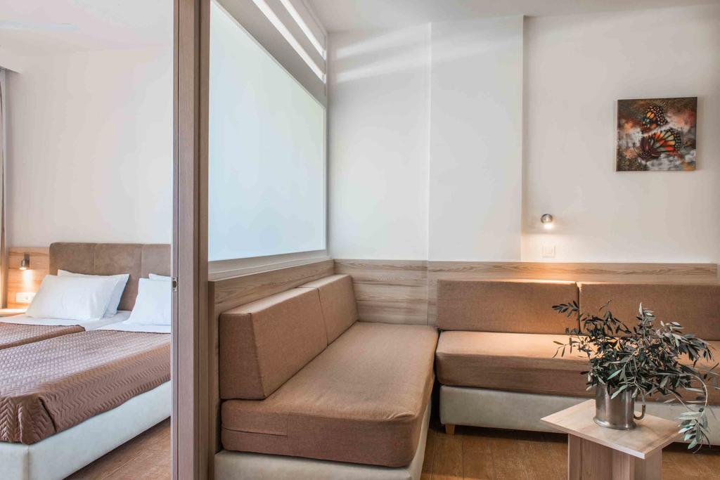 Gerona Mare Apartments Gerani  Exterior photo