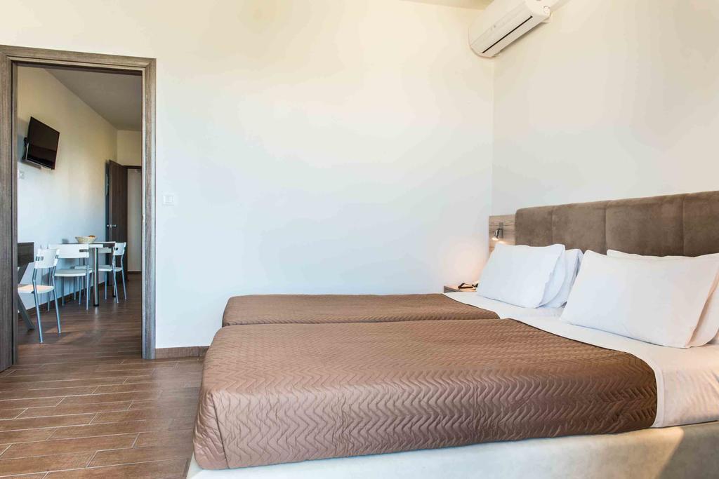 Gerona Mare Apartments Gerani  Exterior photo