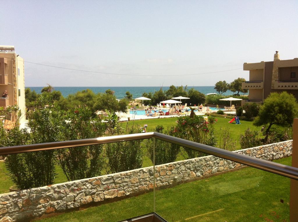 Gerona Mare Apartments Gerani  Room photo