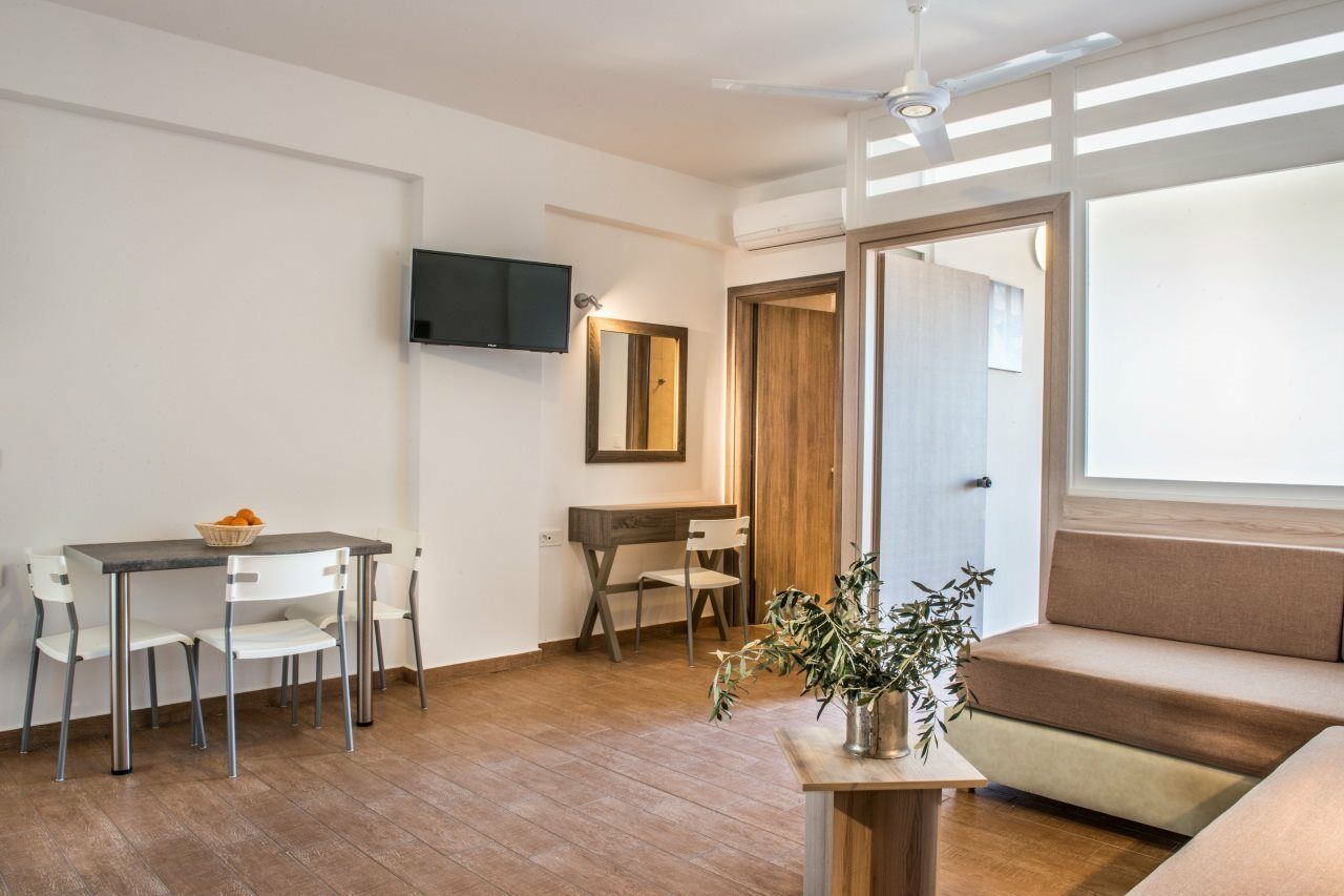 Gerona Mare Apartments Gerani  Exterior photo